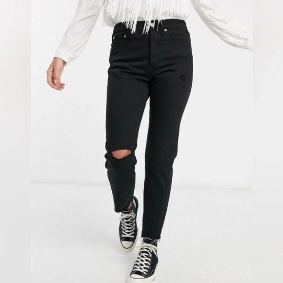 Levi’s • Black Desert Wedgie Icon Destructed Jeans - Picture 1 of 11